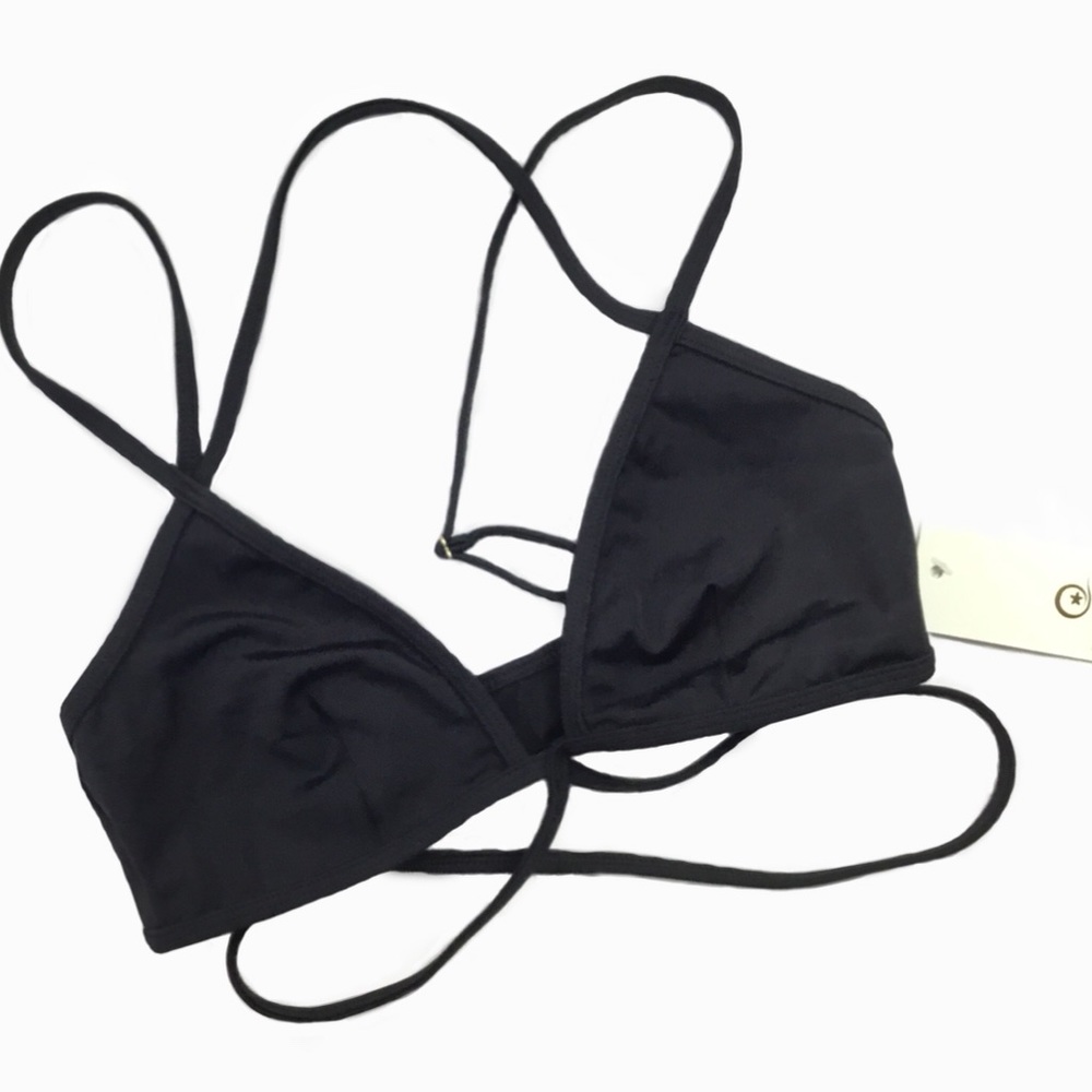 Plumeria NWT Bikini Swim Top in Black. Sz. M